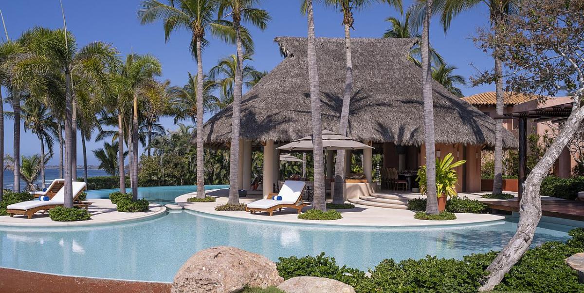 Easter villas in Mexico